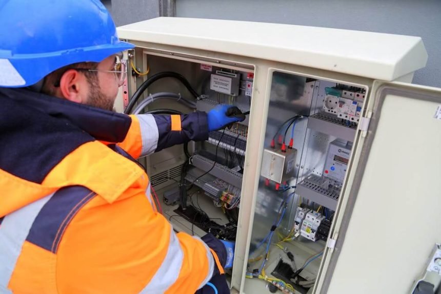Field Service CRM Essentials: How Modern Tools Drive Technician Efficiency