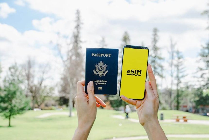 How Modern Businesses Keep Their Teams Connected While Traveling Internationally