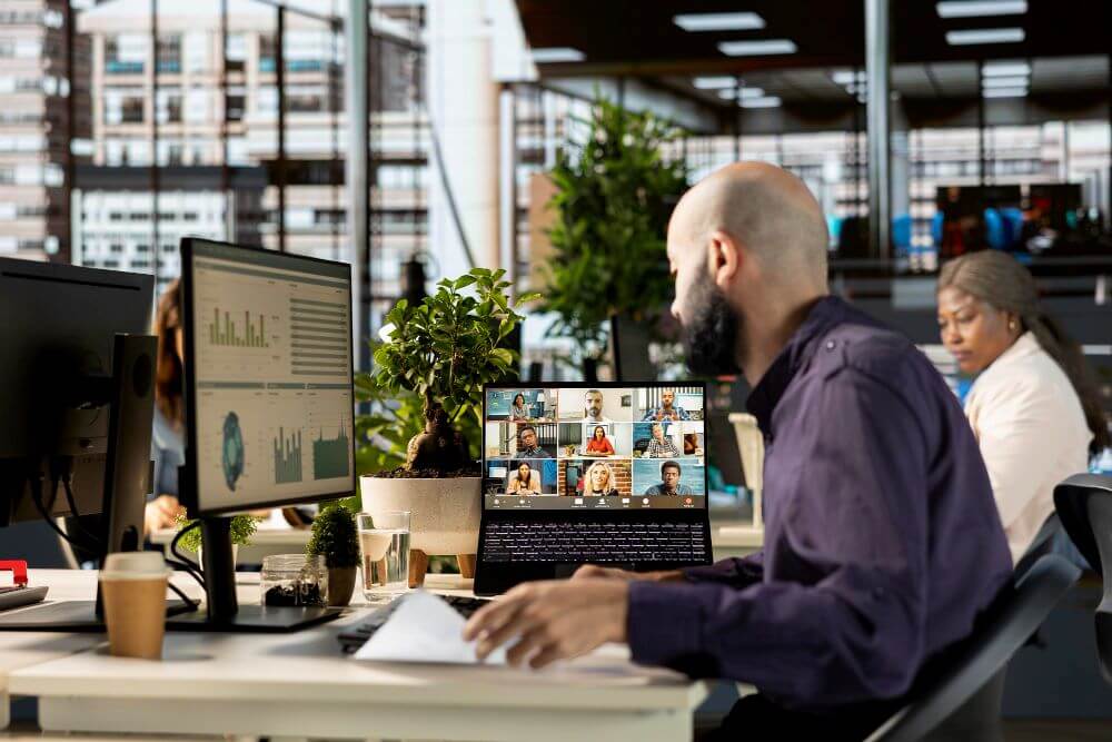 7 Top Employer of Record Services for Fast-Growing Remote-First Companies
